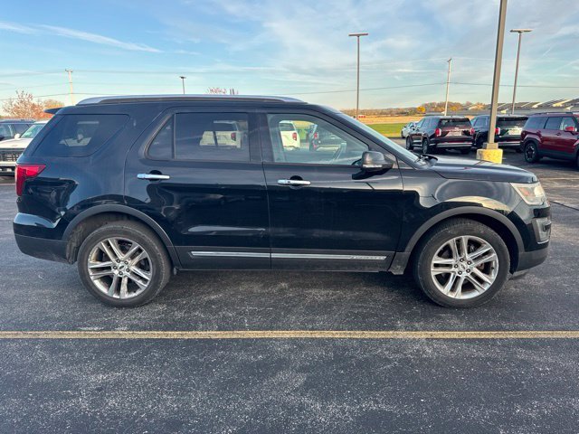 Used 2016 Black Ford Limited image 2