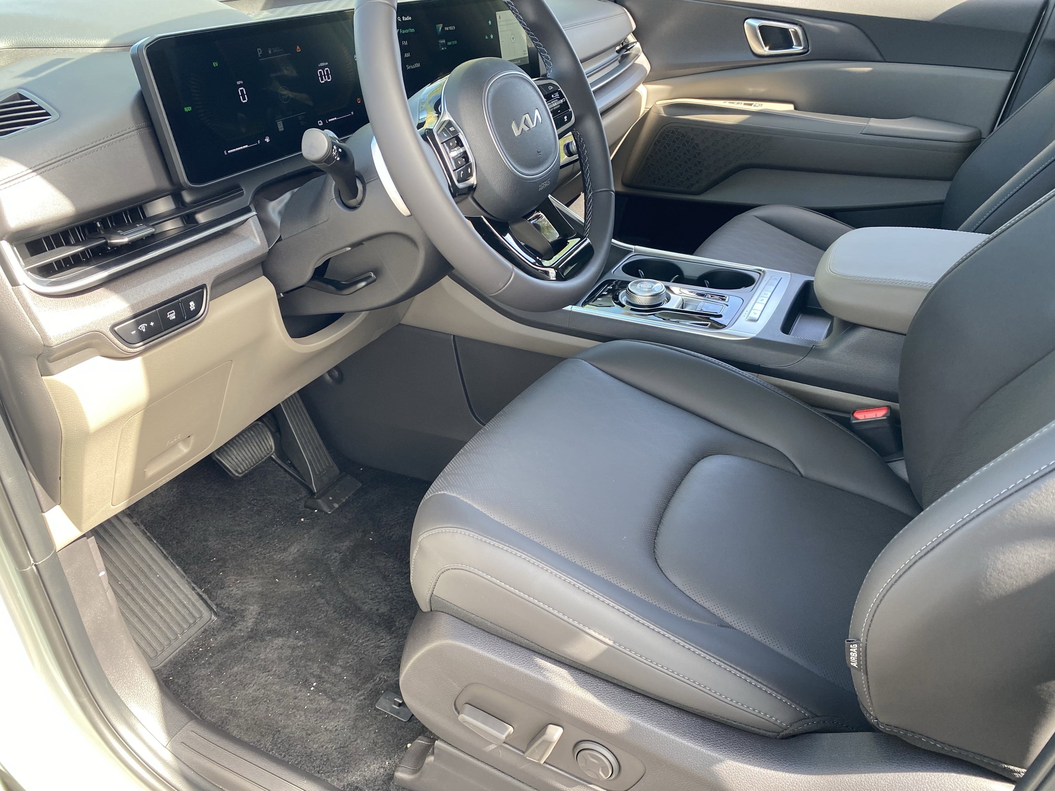 2026 Kia Carnival EX - Photo 16