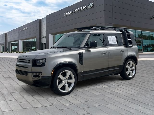 Used 2025 Gold Land Rover X-Dynamic SE image 1