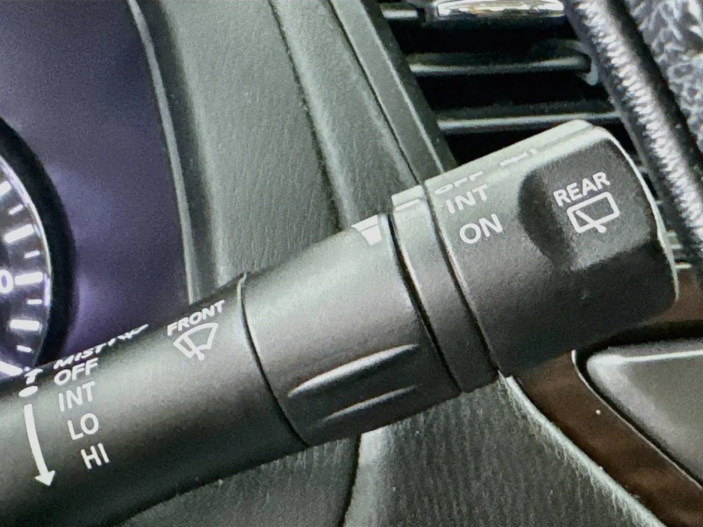 Used 2013 Dark Slate Nissan SL image 15