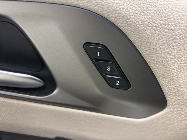 Used 2022 White Chrysler Touring L image 12