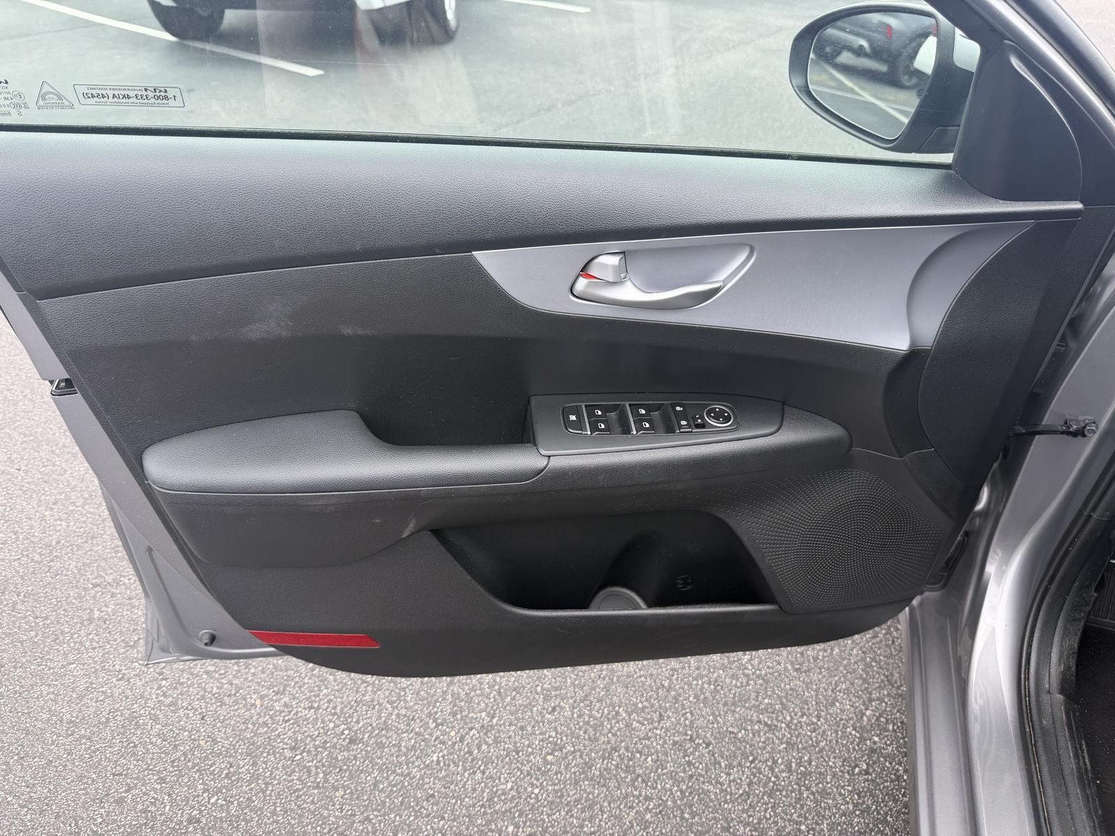 Used 2024 Steel Gray KIA  image 10