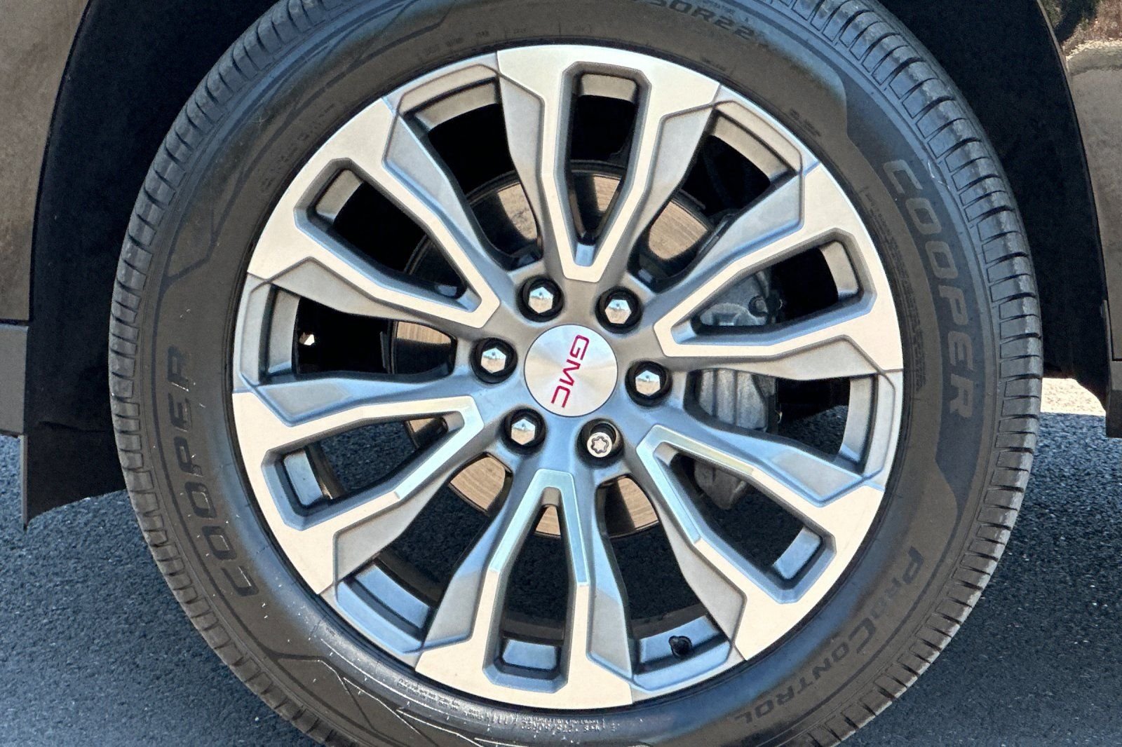 2021 GMC Yukon Denali - Photo 34