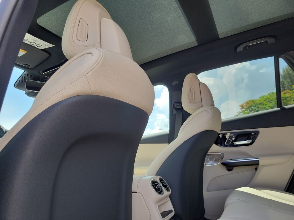 New 2027 MANUFAKTUR Alpine Grey Mercedes-Benz GLC 300 image 11