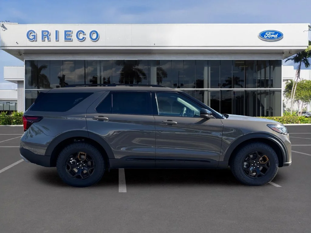 New 2027 Gray Ford Tremor image 8
