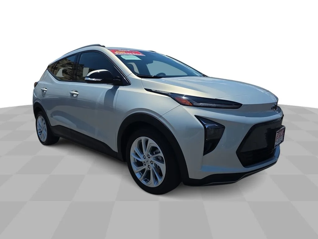 Used 2023 Silver Flare Metallic Chevrolet LT image 2