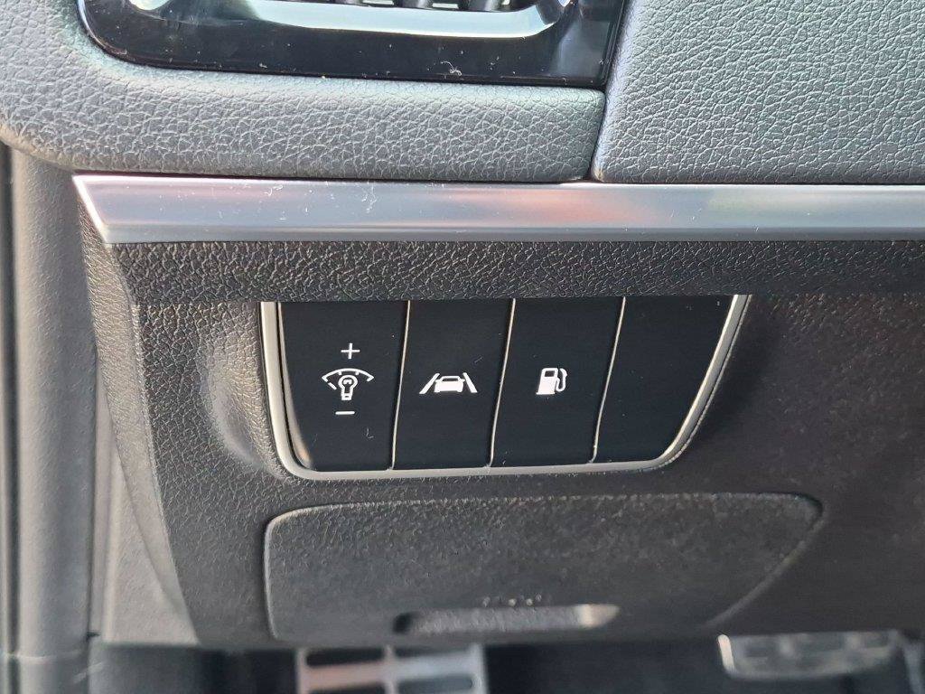 Certified Used 2022 Green Kia GT-Line image 13