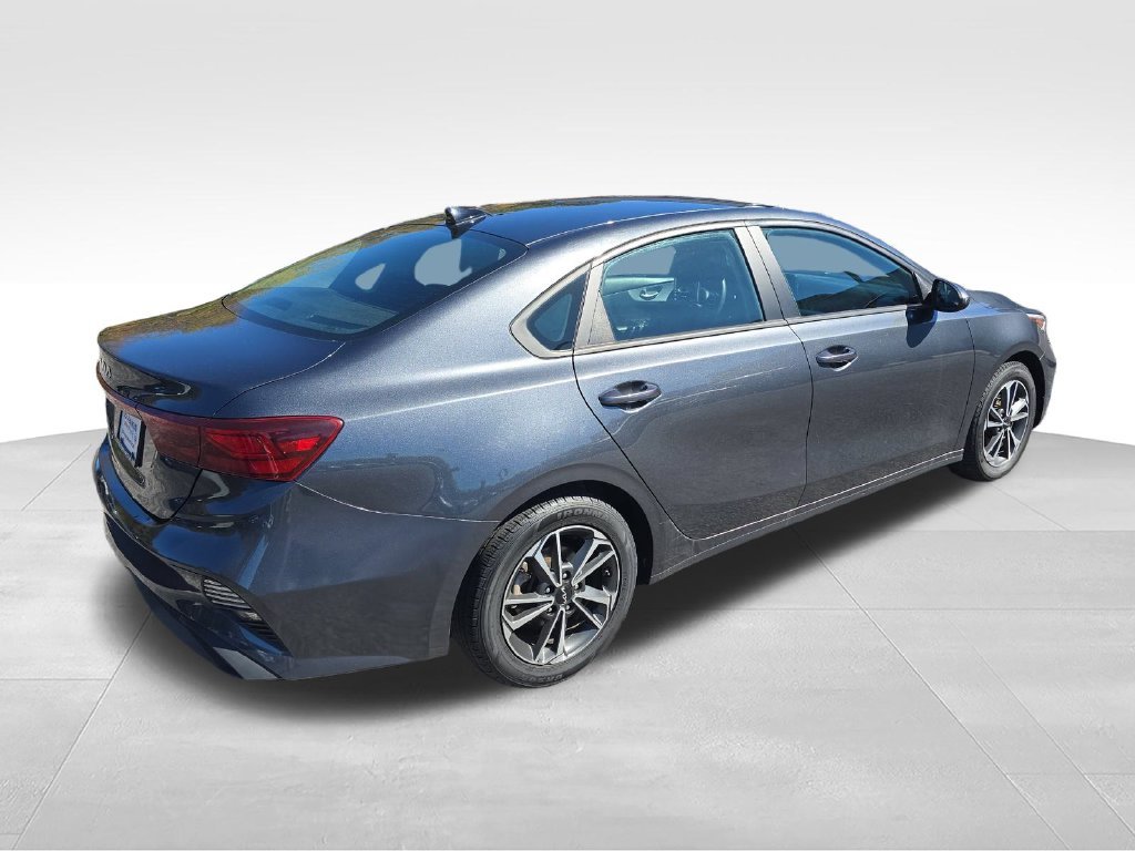 Used 2024 Gray Kia LXS image 5