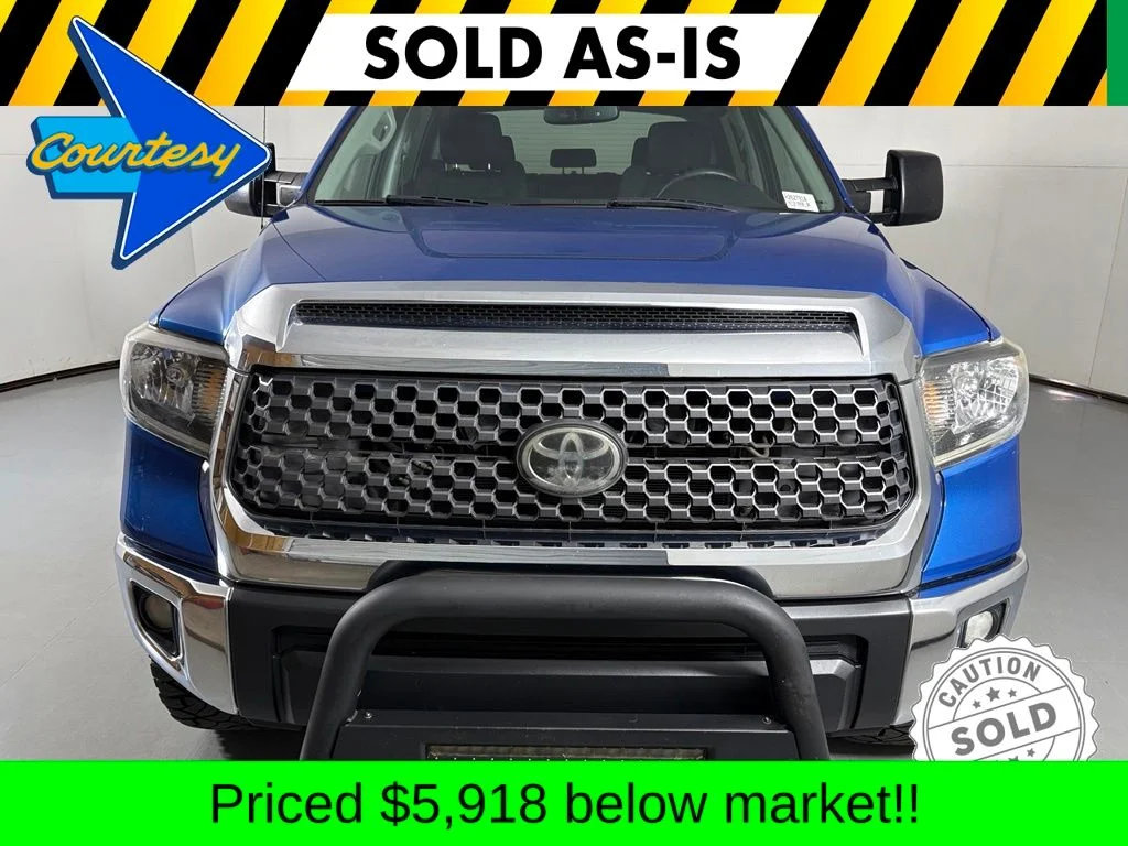 Used 2018 Blue Toyota SR5 image 3