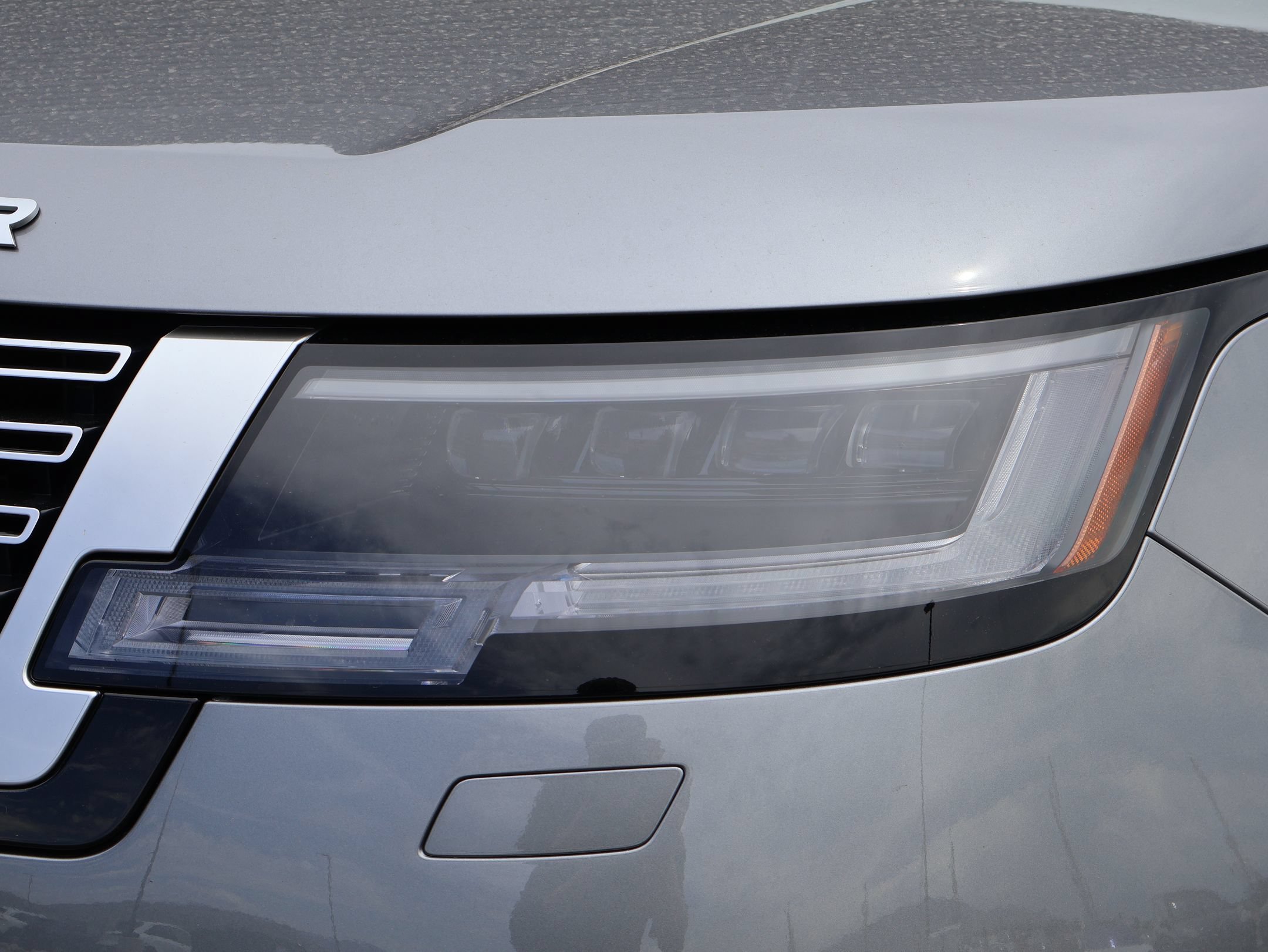 Used 2025 Eiger Gray Metallic Land Rover Autobiography image 14