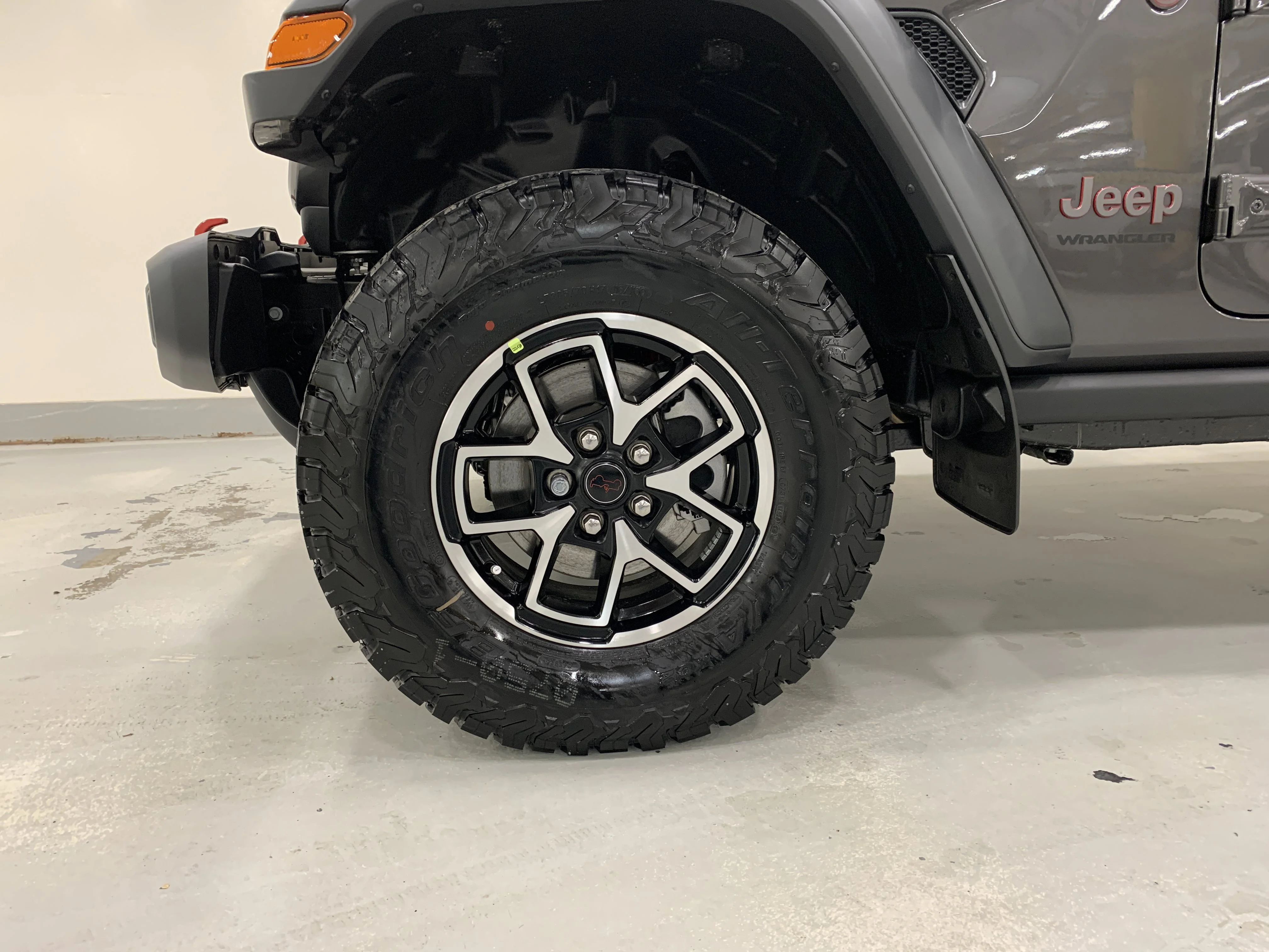 New 2025 Granite Crystal Metallic Jeep Rubicon image 5