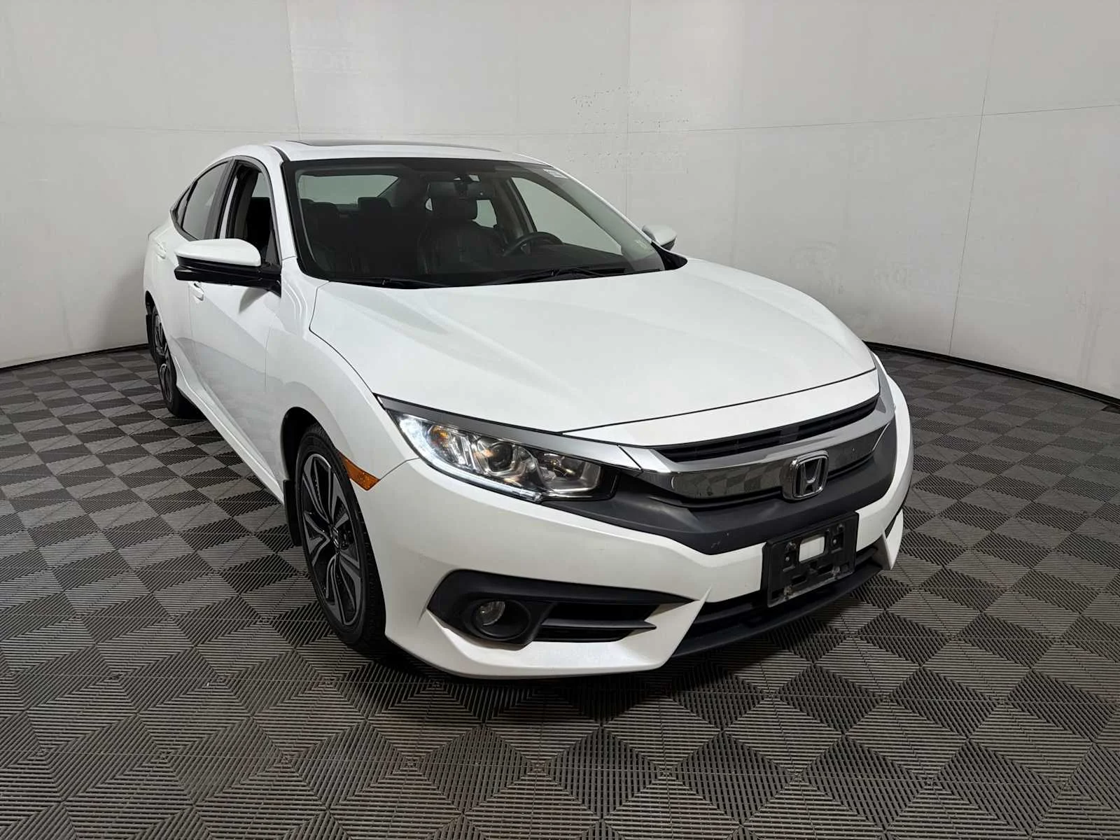 Used 2016 Honda Civic EX-L with VIN 2HGFC1F73GH643977 for sale in Freeport, NY