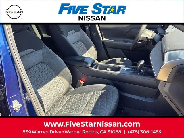 Used 2025 Blue Nissan SV image 16