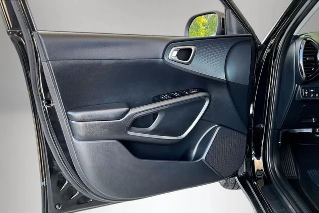 Used 2021 Black Kia EX image 17