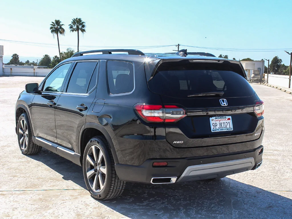 2025 Honda Pilot Touring - Photo 4