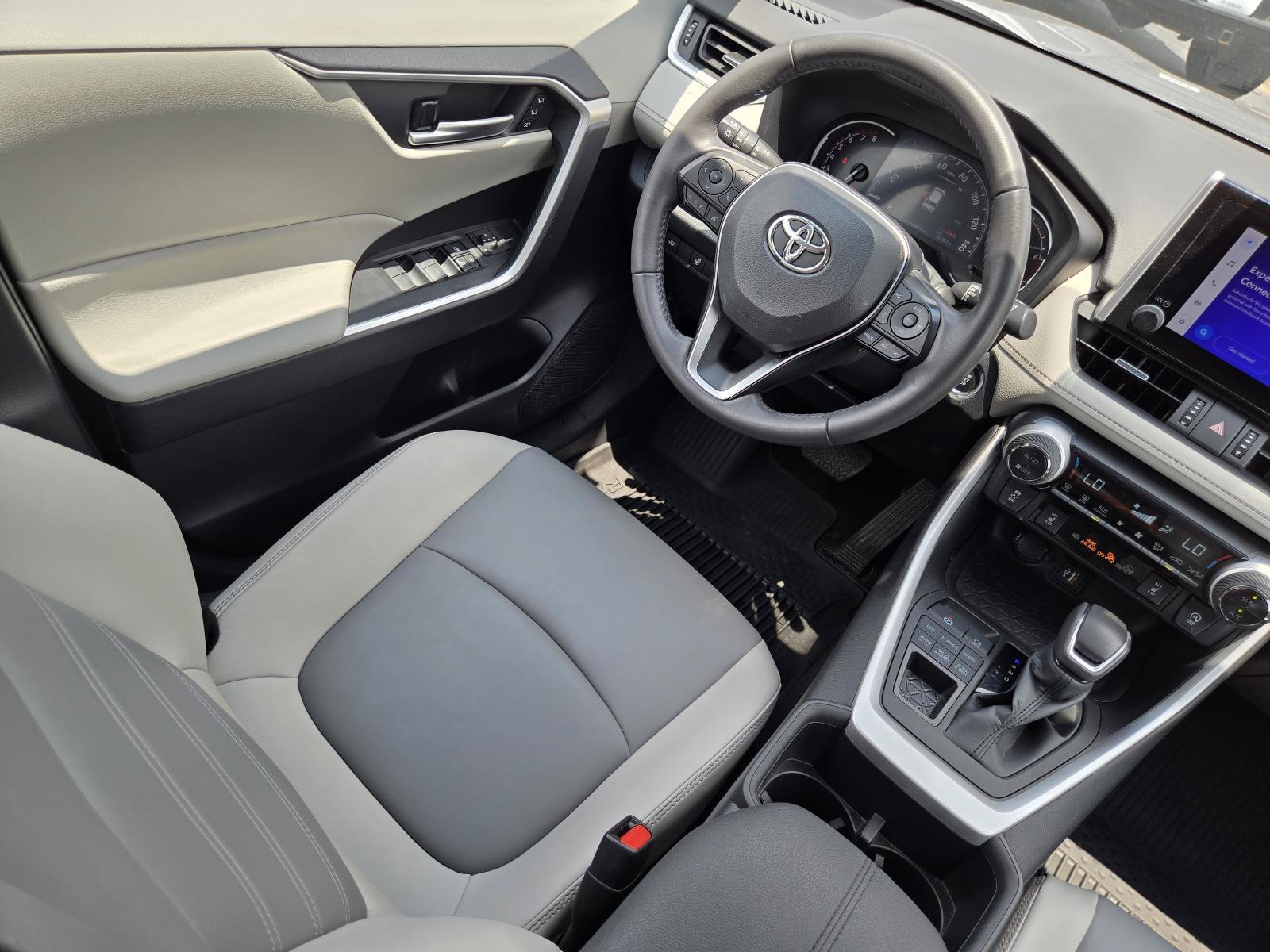 2023 Toyota RAV4 XLE Premium - Photo 18