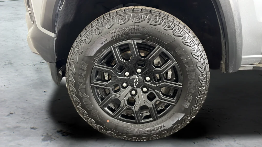 Used 2025 Gray Chevrolet Trail Boss image 46