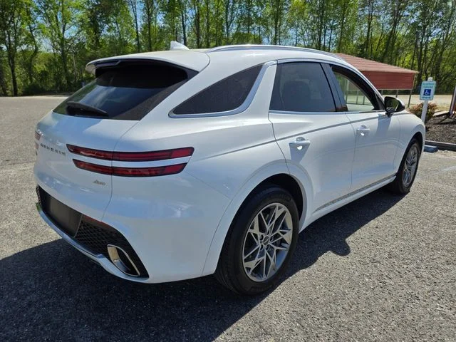 Used 2025 White Genesis 2.5T image 8