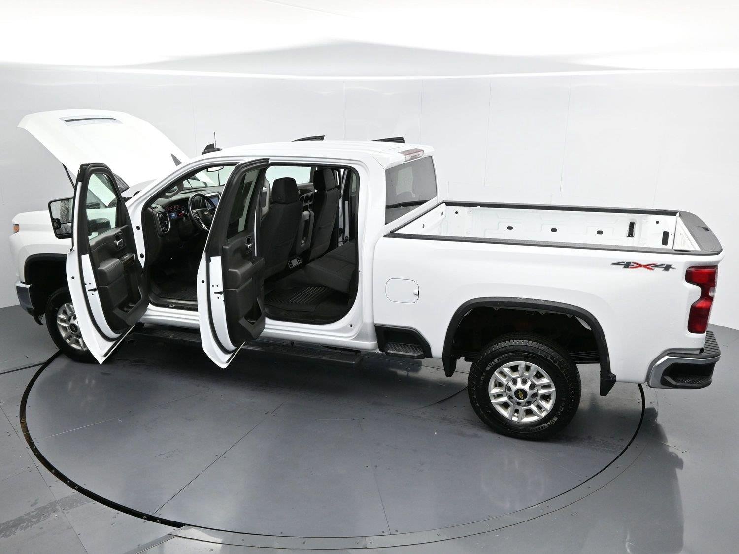 Used 2022 Summit White Chevrolet LT image 39