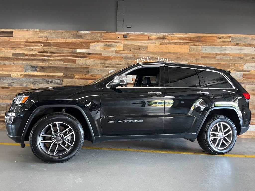 Used 2021 Diamond Black Jeep Limited image 14