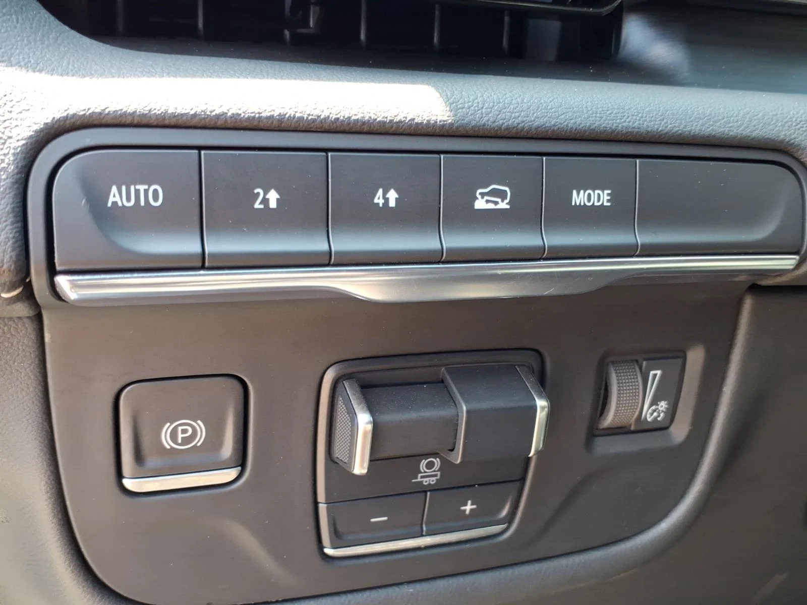Used 2023 Crystal White Tricoat Cadillac 4WD Sport image 10
