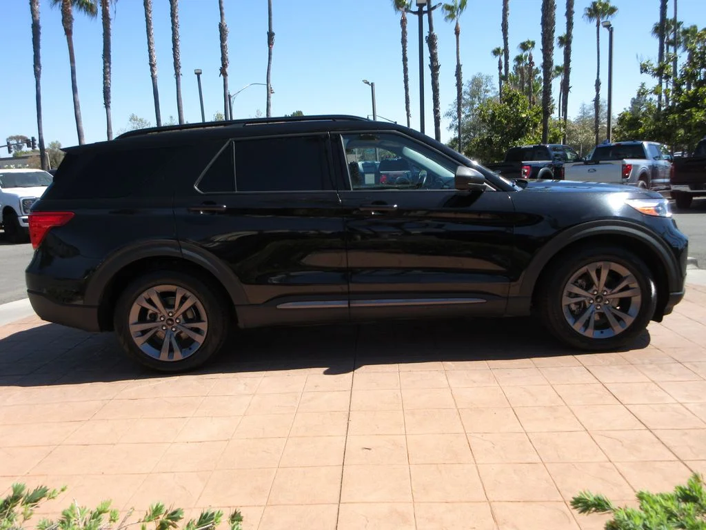 Used 2021 Agate Black Metallic Ford XLT image 5