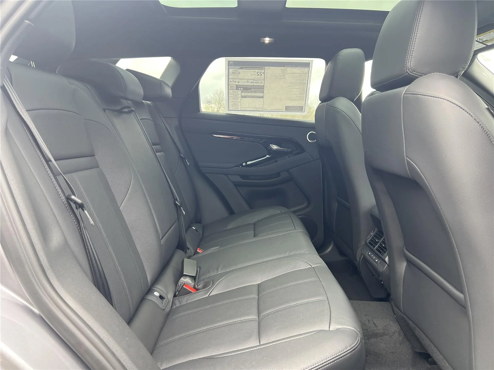 New 2026 Eiger Grey Land Rover Dynamic SE image 28