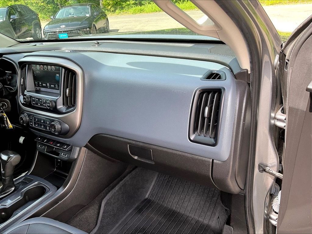 Used 2018 Gray Chevrolet Z71 image 13
