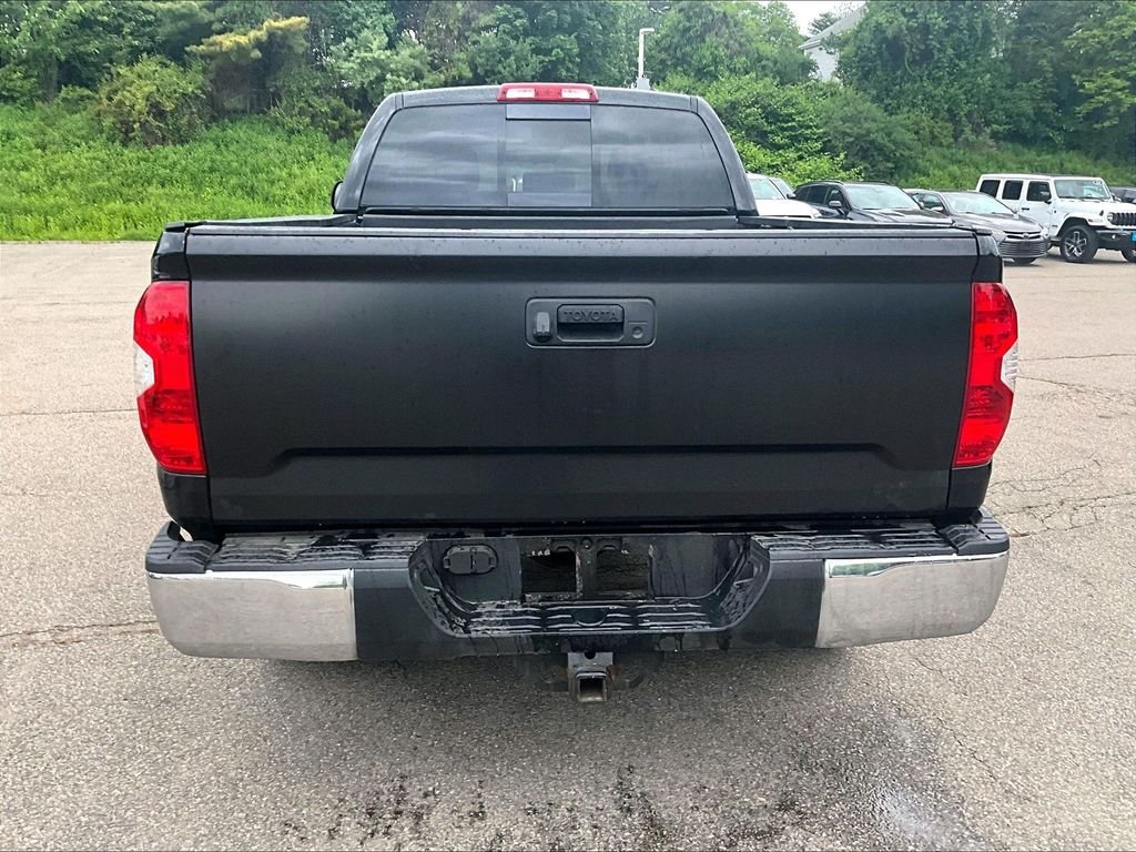 Certified Used 2018 Black Toyota SR5 image 10