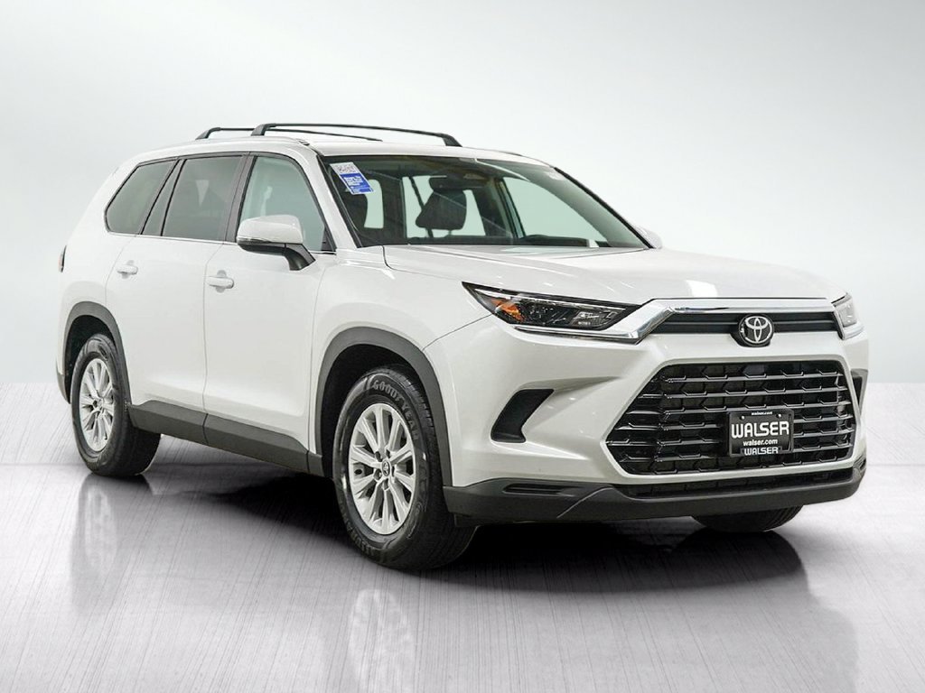 Used 2024 Pearl Toyota Xle image 7