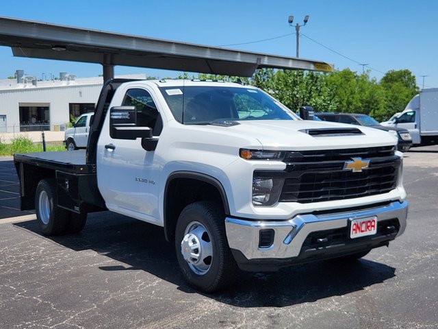 New 2026 Chevrolet Silverado 3500 HD Chassis Cab Work Truck Rear Wheel Drive Regular Cab Regular Cab in San Antonio, TX