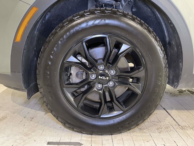Used 2023 Green Kia X-Pro Prestige image 14