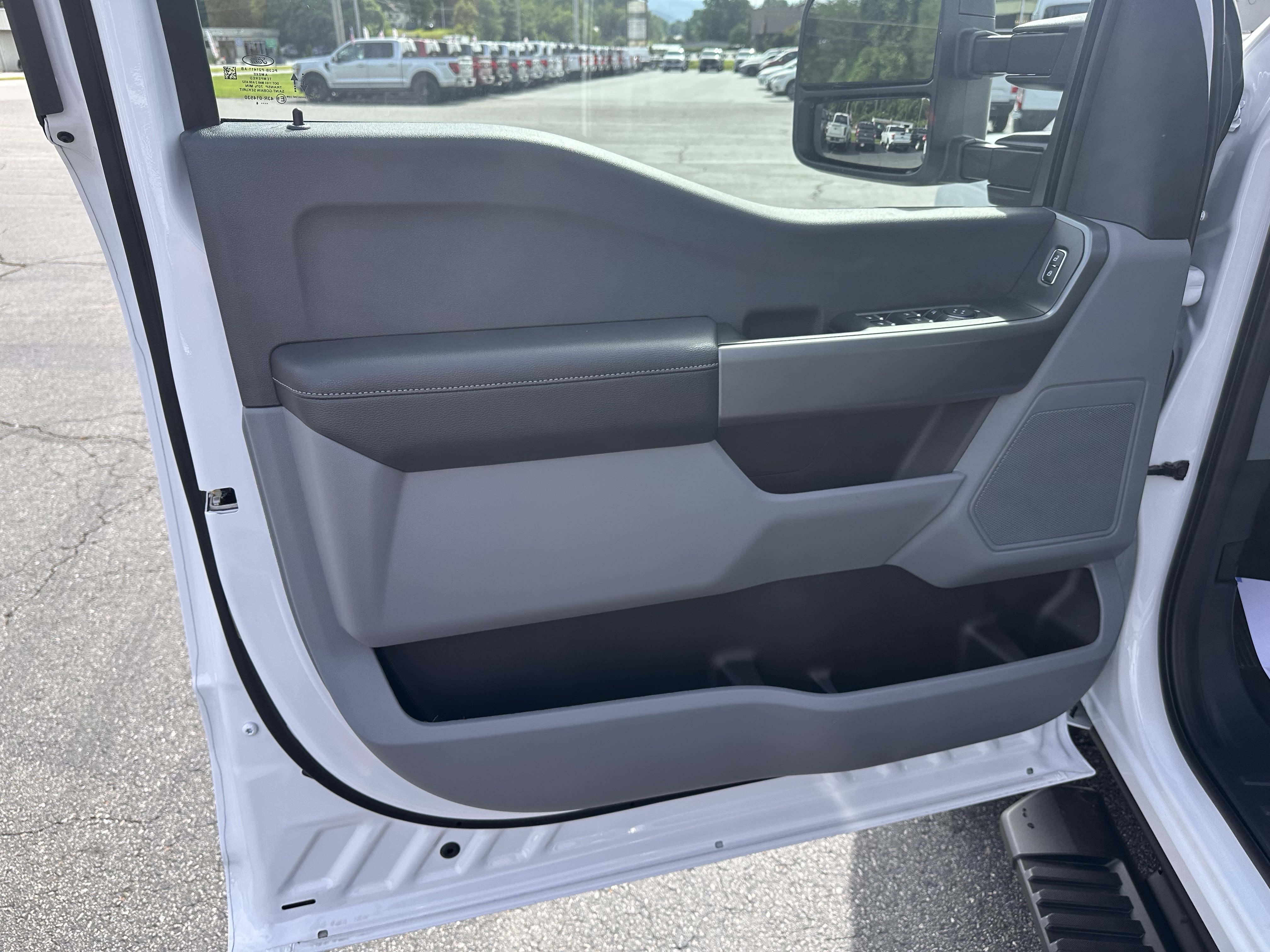 New 2026 Oxford White Ford F-250® XL image 10