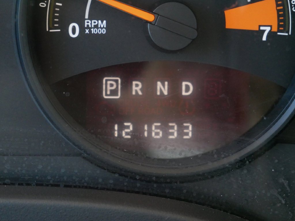 Used 2015 Silver Jeep Latitude image 20