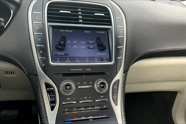 Used 2020  Lincoln Black Label image 15