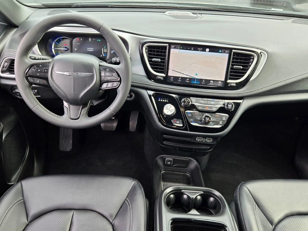 Used 2024 White Chrysler Select S Appearance image 17