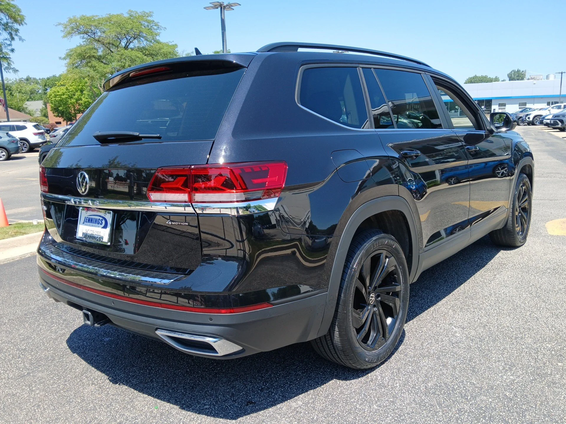 Certified Used 2023 Deep Black Volkswagen 3.6L V6 SE w/Technology image 3