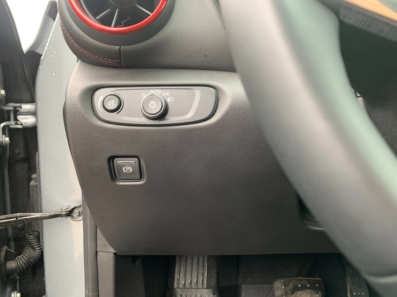 Used 2025 Sterling Gray Metallic Chevrolet RS image 30