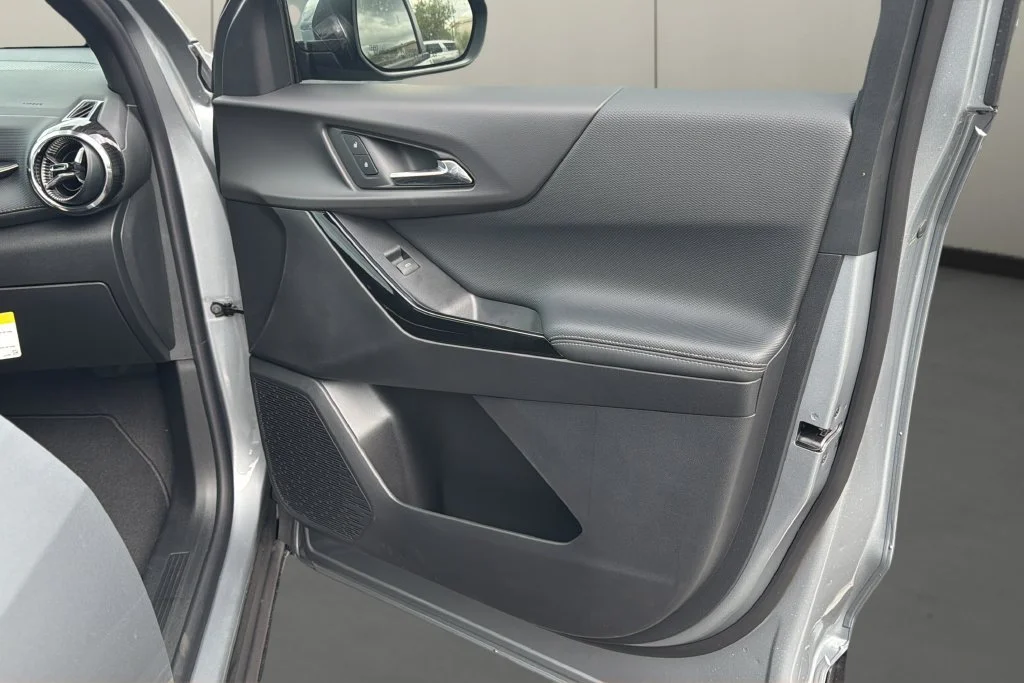 New 2027 Sterling Gray Metallic Chevrolet LT image 17