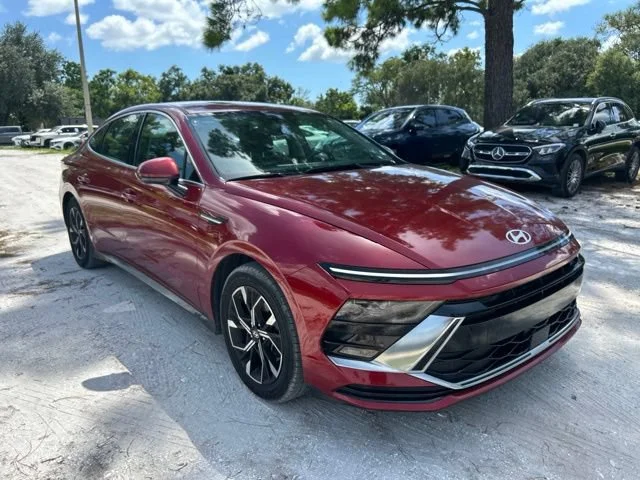 Used 2025 Ultimate red Hyundai SEL image 1