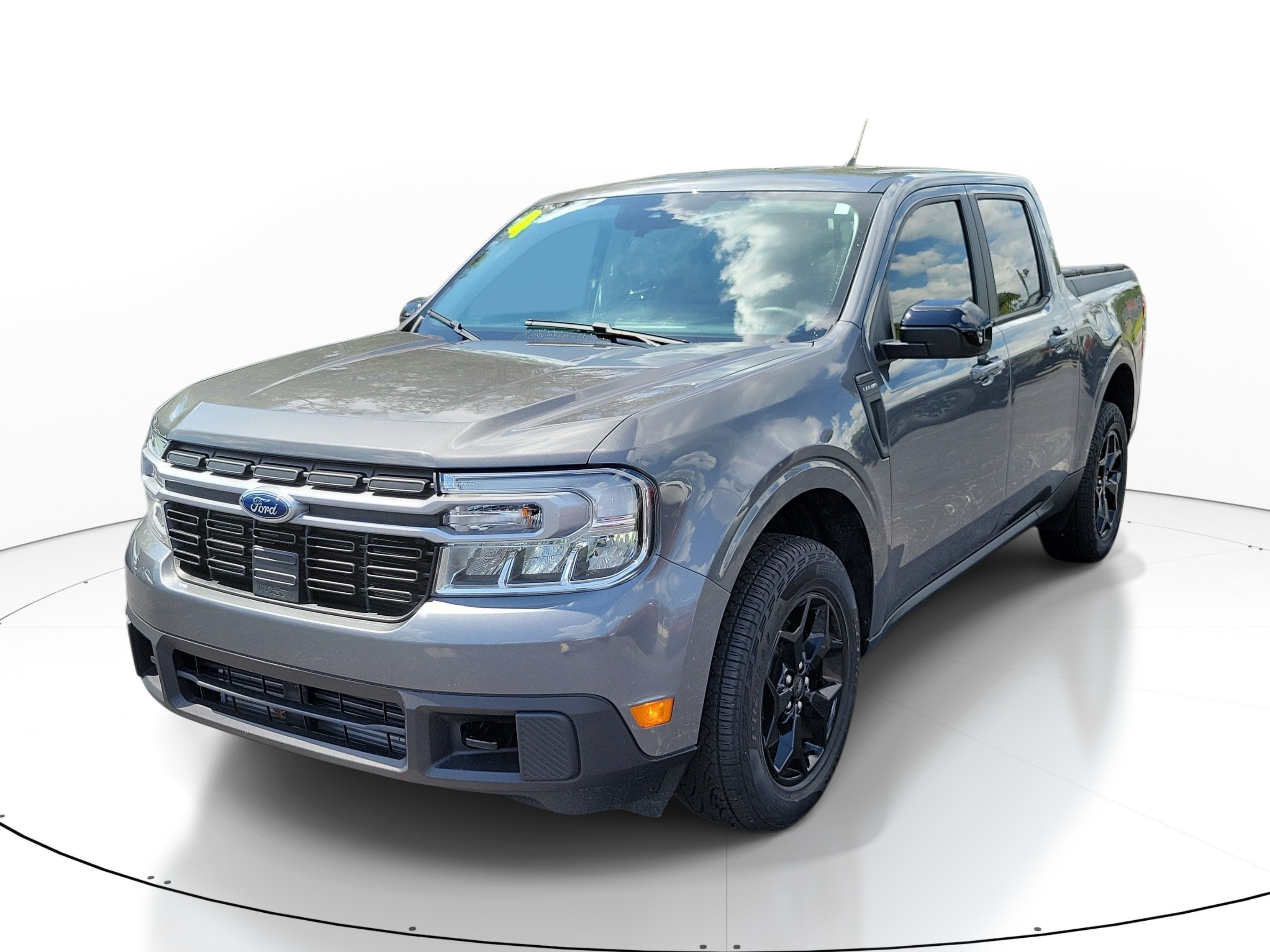 Used 2024 Gray Metallic Ford LARIAT image 2