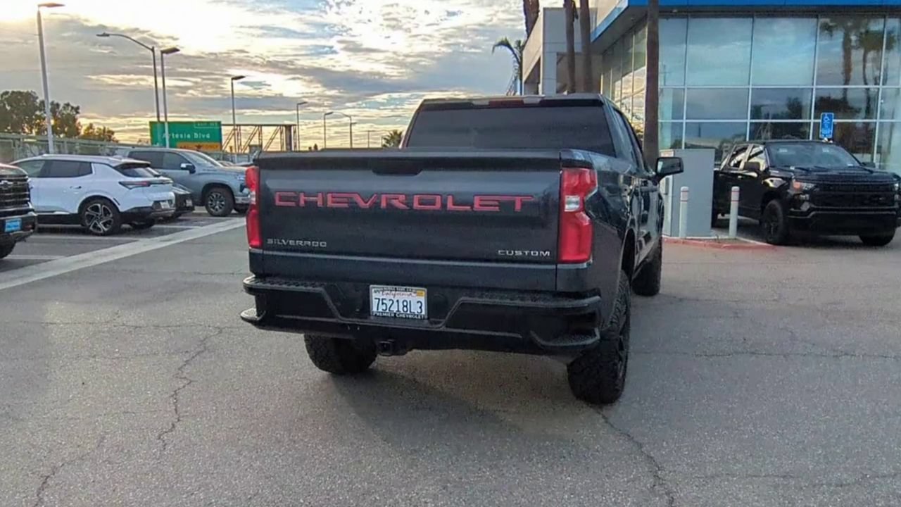 Used 2022 SHADOW GRAY METALLIC Chevrolet Custom Trail Boss image 7