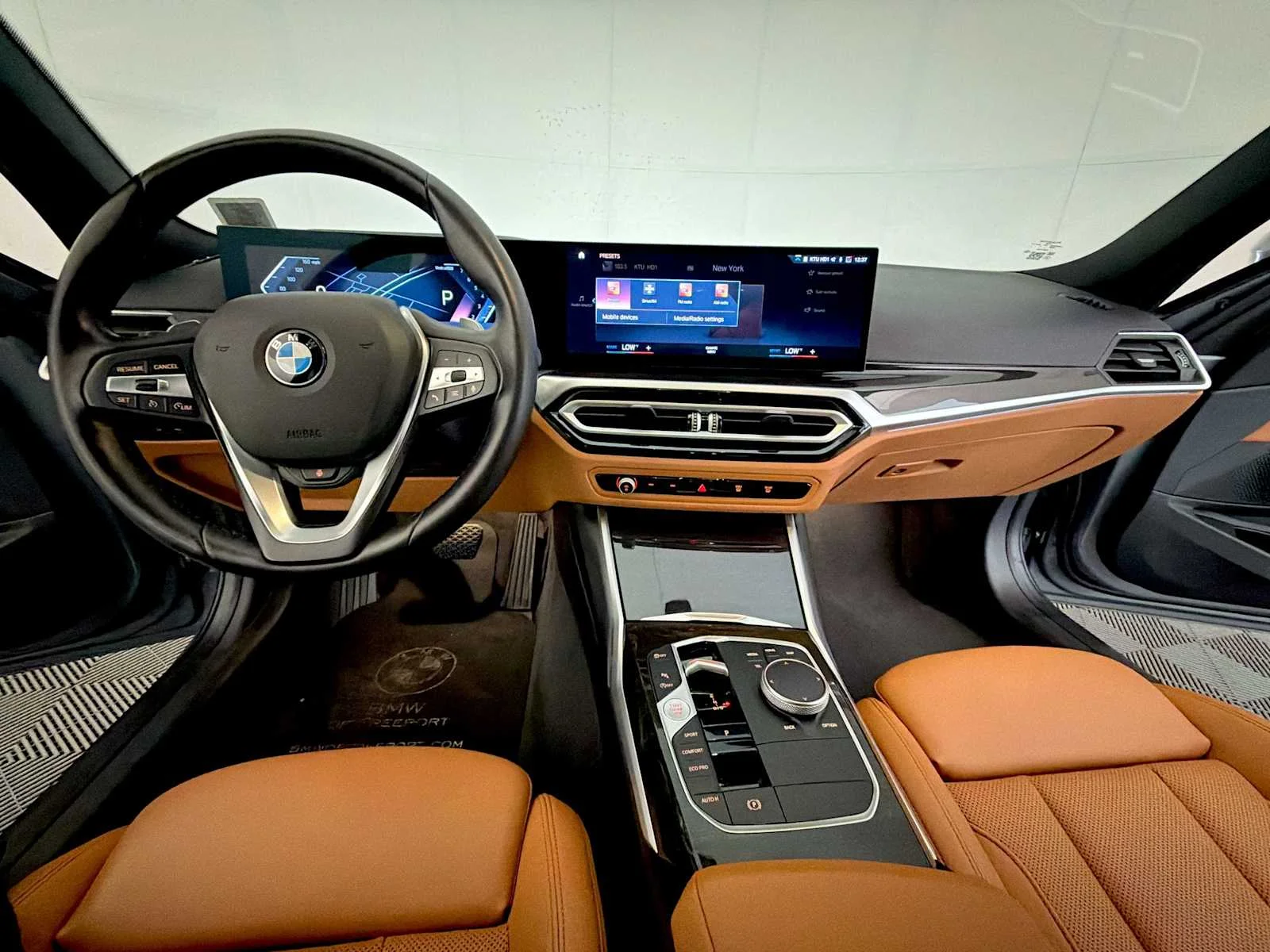 2024 BMW 3 Series 330i - Photo 14