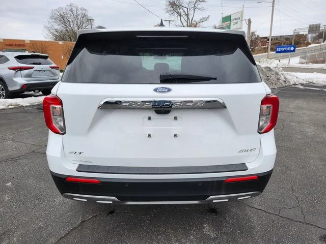 Used 2024 Oxford White Ford XLT image 7