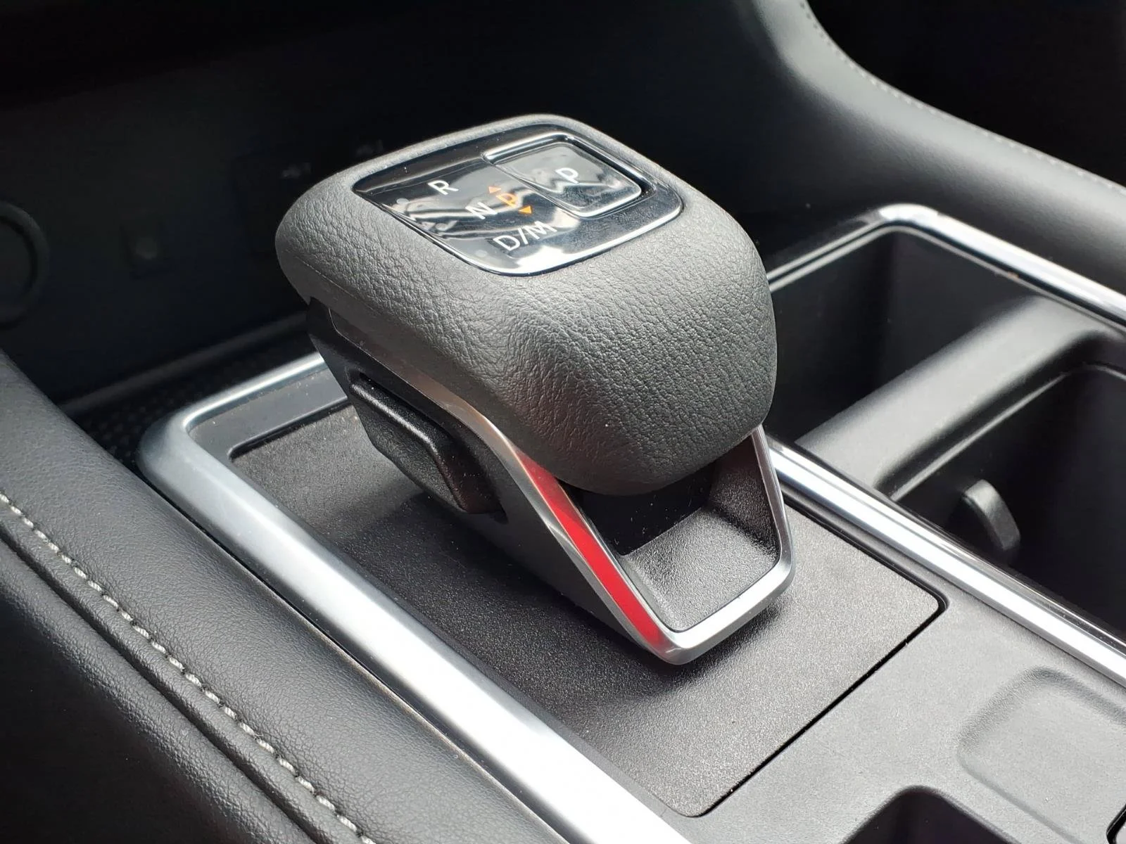 Used 2025 Gun Metallic Nissan SL image 15