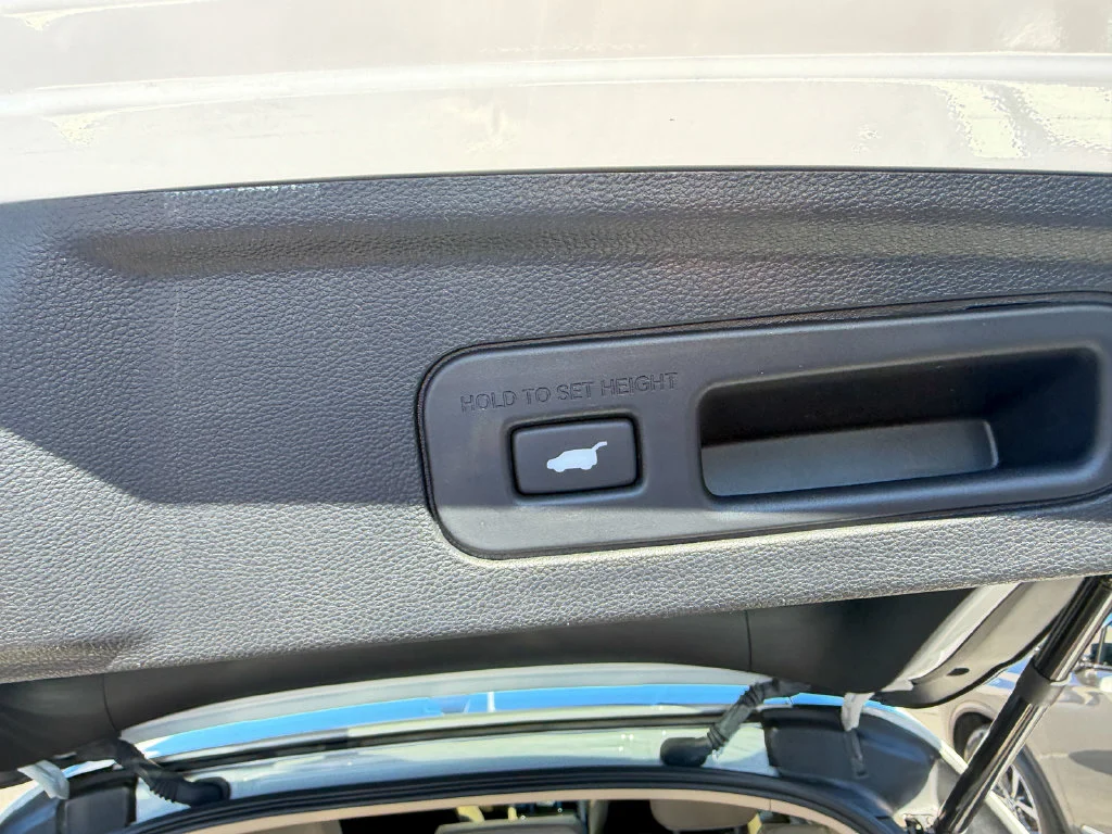 Used 2025 Platinum White Pearl Acura Technology Package image 30