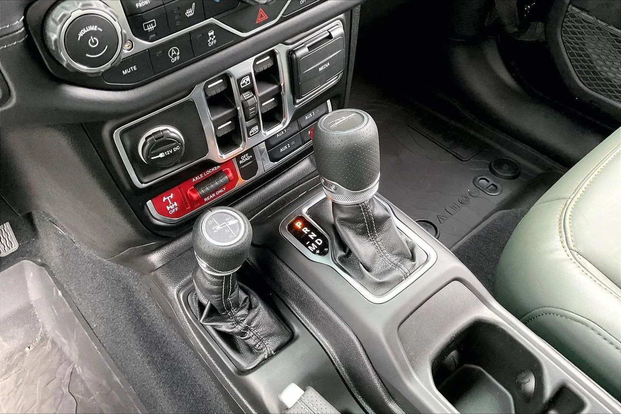 New 2026 Black Clear-Coat Exterior Paint Jeep Mojave X image 26