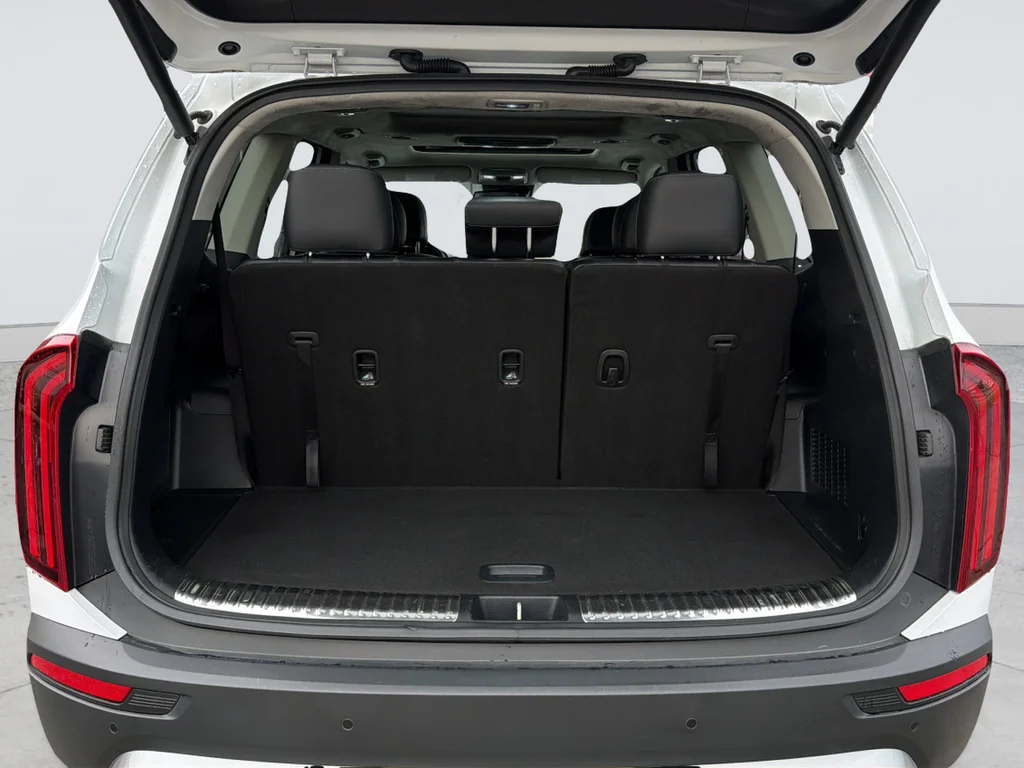 Used 2022 White Kia SX image 34