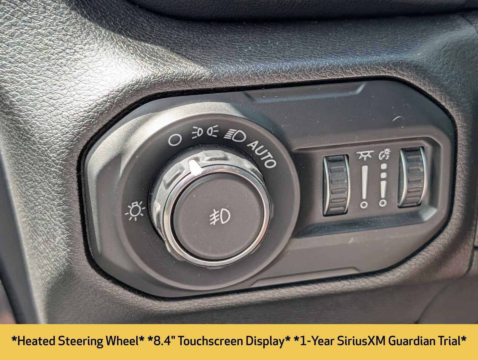Used 2021 Gray Jeep Sahara 4x4 image 13