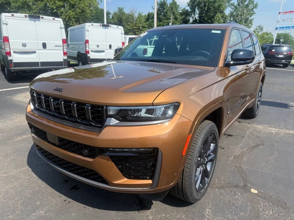 New 2026 Copper Shino Metallic Clear-Coat Exterior Paint Jeep Limited Reserve image 8